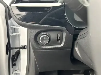 Photo 63 Opel Corsa Gén. VI Ph2 GS 5