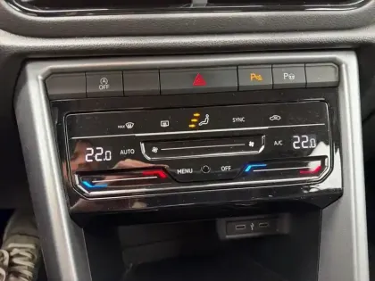 Photo 22 Volkswagen T-roc  1.0 TSI 110 Start/Stop BVM6