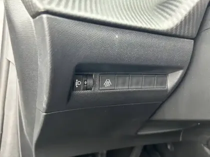 Photo 80 Peugeot 208  PureTech 75 S&S BVM5