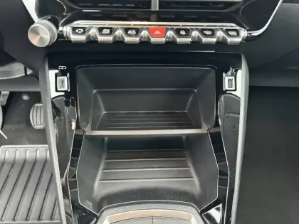 Photo 107 Peugeot 208  PureTech 75 S&S BVM5