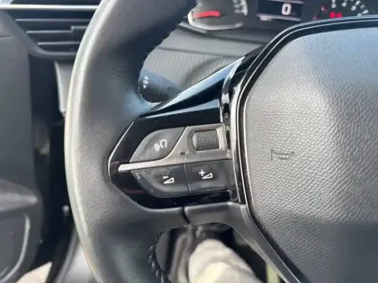 Photo 23 Peugeot 208  PureTech 75 S&S BVM5