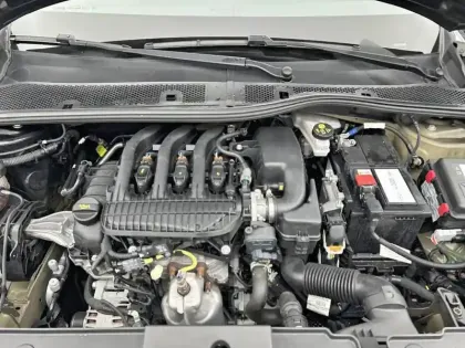 Photo 81 Peugeot 208  PureTech 75 S&S BVM5