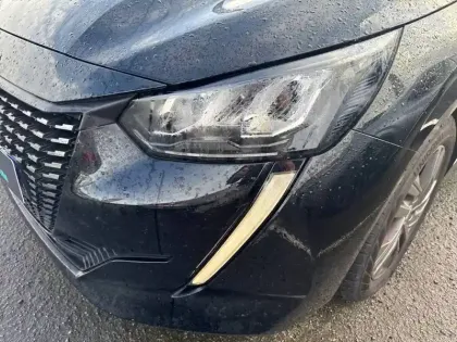 Photo 15 Peugeot 208  PureTech 75 S&S BVM5