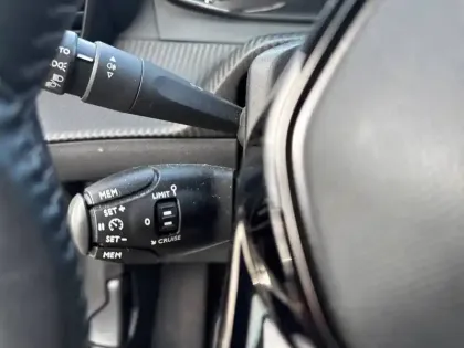 Photo 24 Peugeot 208  PureTech 75 S&S BVM5