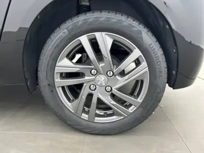 Photo 66 Peugeot 208  PureTech 75 S&S BVM5