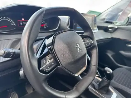 Photo 8 Peugeot 208  PureTech 75 S&S BVM5