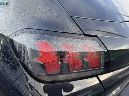 Photo 16 Peugeot 208  PureTech 75 S&S BVM5