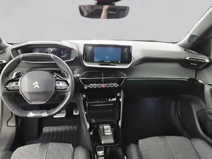 Photo 7 Peugeot 2008  PureTech 130 S&S EAT8