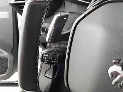 Photo 20 Peugeot 2008  PureTech 130 S&S EAT8