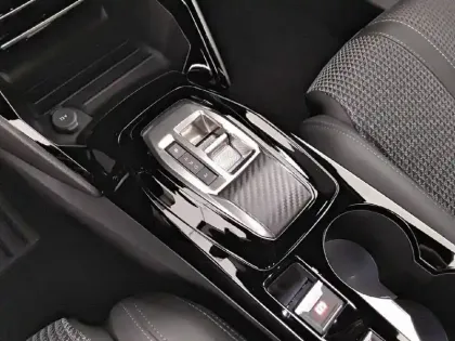 Photo 13 Peugeot 2008  PureTech 130 S&S EAT8