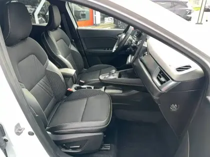 Photo 12 Renault Symbioz  E-Tech full hybrid 145