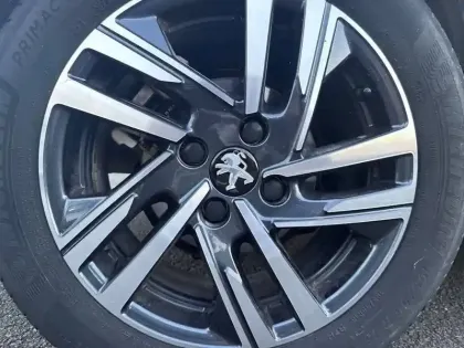 Photo 22 Peugeot 208  PureTech 100 S&S BVM6