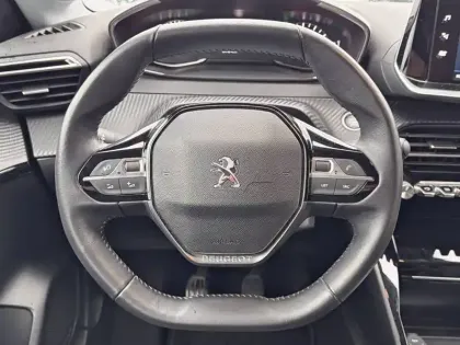 Photo 10 Peugeot 208  PureTech 100 S&S BVM6