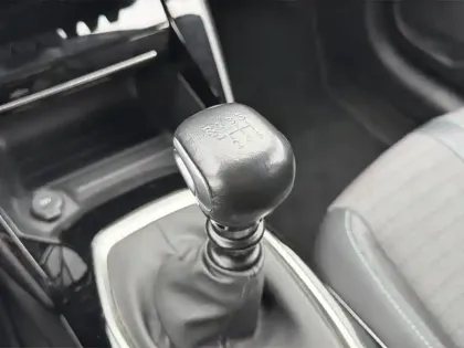 Photo 14 Peugeot 208  PureTech 100 S&S BVM6