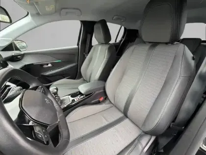 Photo 32 Peugeot 208  PureTech 100 S&S BVM6