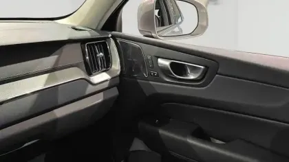 Photo 18 Volvo Xc60  T6 Recharge AWD 253 ch + 145 ch Geartronic 8