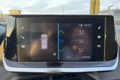 Photo 17 Peugeot 2008  PureTech 130 S&S BVM6