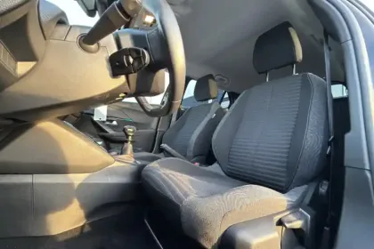 Photo 8 Peugeot 2008  PureTech 130 S&S BVM6