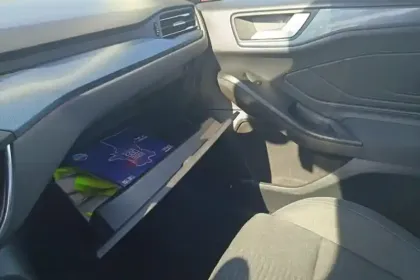 Photo 68 Ford Focus Gén. IV Ph1 Titanium 5