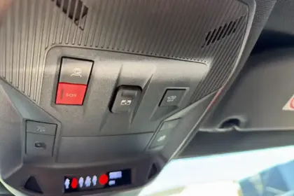 Photo 23 Peugeot 408  Electrique 58 kWh 210 ch