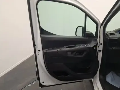 Photo 24 Peugeot Partner  FOURGON LONG 950 KG BLUEHDI 100 S&S BVM5