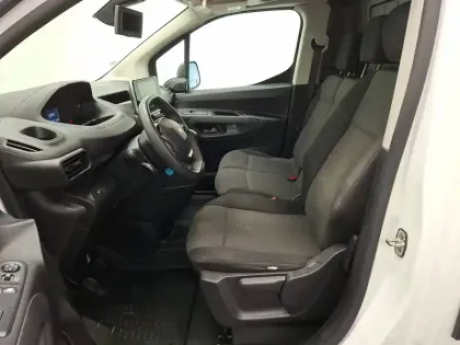 Photo 47 Peugeot Partner  FOURGON LONG 950 KG BLUEHDI 100 S&S BVM5