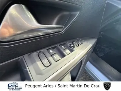 Photo 67 Peugeot 3008  Hybrid 136 e-DCS6