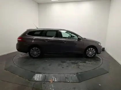 Photo 42 Peugeot 308  SW BlueHDi 130ch S&S BVM6
