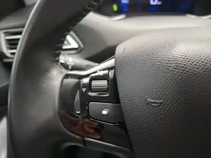 Photo 15 Peugeot 308  SW BlueHDi 130ch S&S BVM6