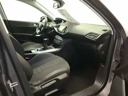 Photo 30 Peugeot 308  SW BlueHDi 130ch S&S BVM6