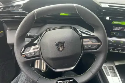 Photo 37 Peugeot 308  SW Hybrid 145 e-DCS6
