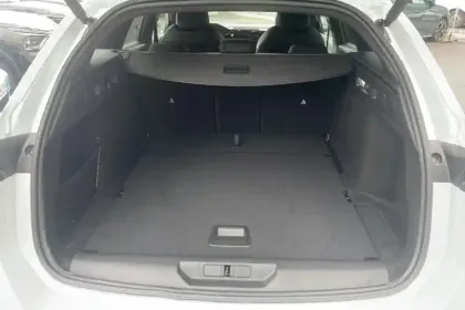 Photo 30 Peugeot 308  SW Hybrid 145 e-DCS6