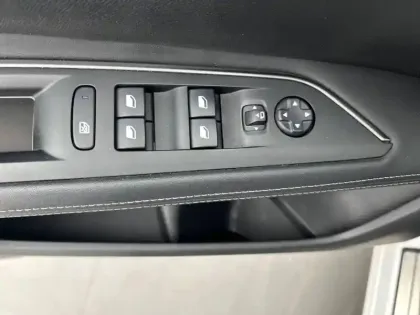 Photo 17 Peugeot 3008 Gén. II Ph1 Allure 5