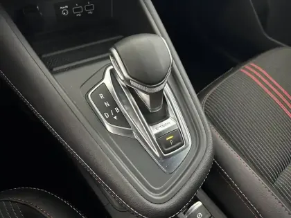 Photo 49 Renault Captur  E-Tech hybride 145