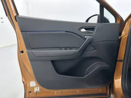 Photo 47 Renault Captur  E-Tech hybride 145