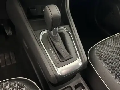 Photo 72 Renault Captur  E-Tech full hybrid 145