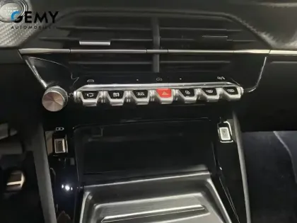 Photo 44 Peugeot 208  Hybrid 145 e-DCS6