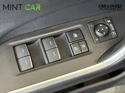 Photo 16 Toyota Rav4  Hybride Pro 218 ch 2WD