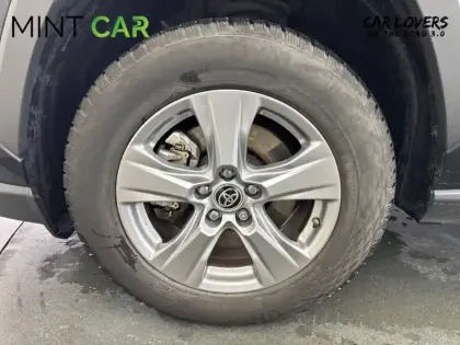 Photo 8 Toyota Rav4  Hybride Pro 218 ch 2WD