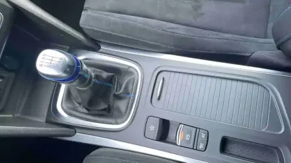 Photo 9 Renault Megane Mégane IV Berline TCe 140 EDC FAP