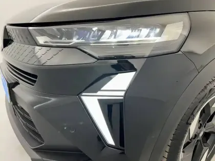 Photo 77 Renault Captur  E-Tech full hybrid 145 ch