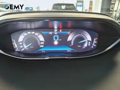 Photo 11 Peugeot 5008  Hybrid 136 e-DCS6