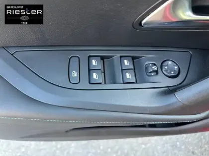 Photo 14 Peugeot 2008  PureTech 130 S&S BVM6