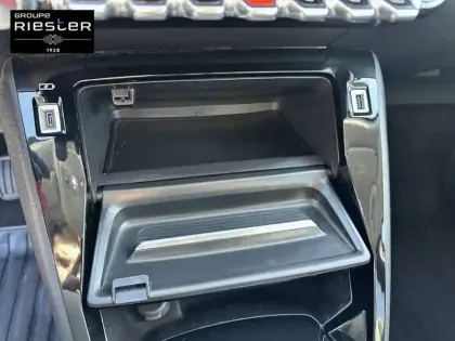 Photo 21 Peugeot 2008  PureTech 130 S&S BVM6