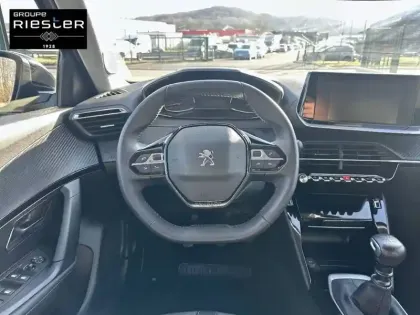 Photo 8 Peugeot 2008  PureTech 130 S&S BVM6