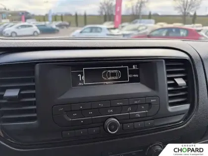 Photo 14 Peugeot Expert e- COMBI Standard Electrique 50 kWh 136ch