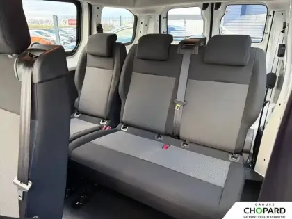 Photo 52 Peugeot Expert e- COMBI Standard Electrique 50 kWh 136ch