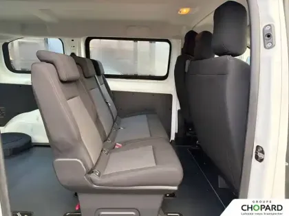 Photo 19 Peugeot Expert e- COMBI Standard Electrique 50 kWh 136ch