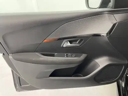 Photo 44 Peugeot 208  BlueHDi 100 S&S BVM6 2 Places