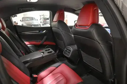 Photo 8 Maserati Ghibli  3.0 V6 Bi-Turbo 430 S Q4